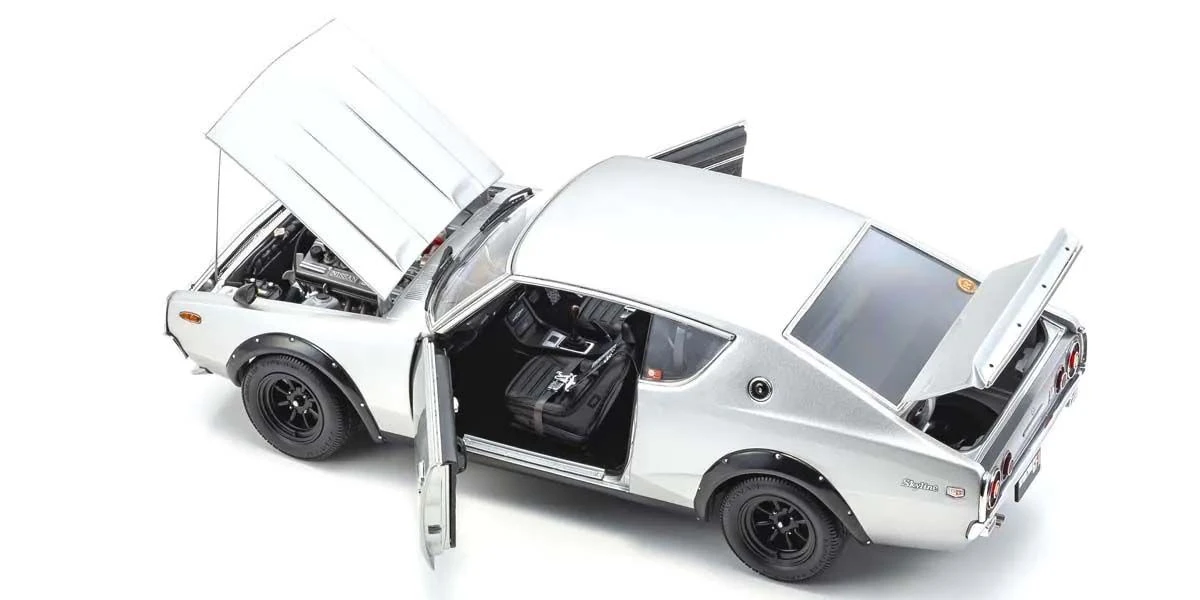 Kyosho 1:18 Nissan Skyline 2000 GT-R (KPGC110) 1973 Silver 3 Kyosho 1:18 Nissan Skyline 2000 GT-R (KPGC110) 1973 Silver - Image 3